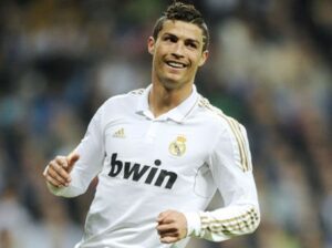 Real-Madrid-Cristiano-Ronaldo-5-300x224
