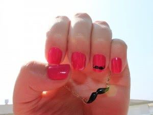 passo-a-passo-como-fazer-unhas-moustache-300x225