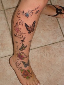 tatuagens-femininas-nas-pernas-225x300
