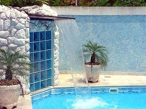 preco-cascatas-para-piscina-300x225