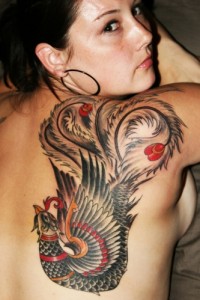 tatuagem-fenix-grande-feminina-200x300
