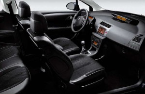 2024-Citroen-C4-interior-300x195