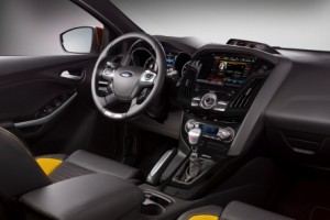 2024-Ford-Focus-ST-Interior-fotos-consumo-preco-300x200