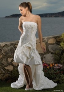 moda-vestidos-de-noiva-curtos-2024-208x300