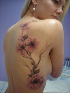 modelos-tatuagens-femininas-de-flores-224x300