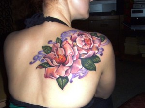 tatuagens-femininas-de-flores-300x224