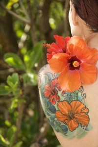 modelos-tatuagens-flores-hibiscos-200x300